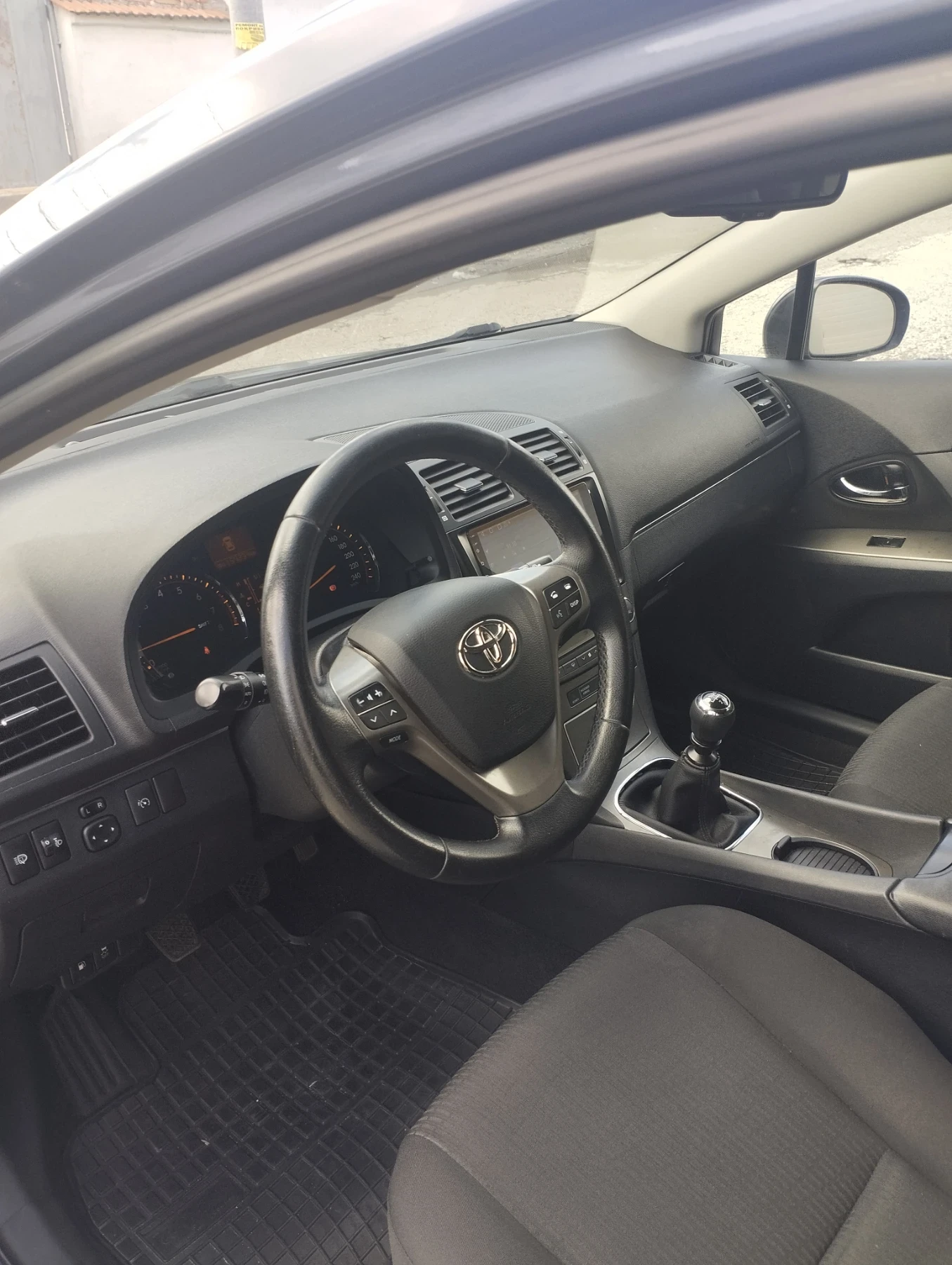 Toyota Avensis 1.8  - изображение 9