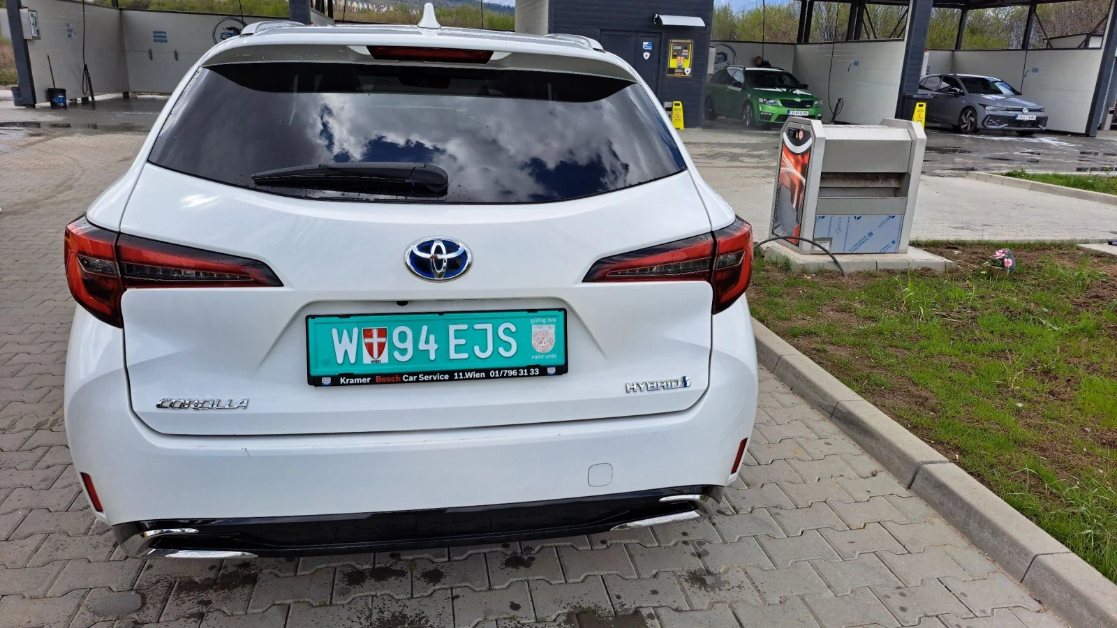 Toyota Corolla 1.8 HYBRID  - изображение 5