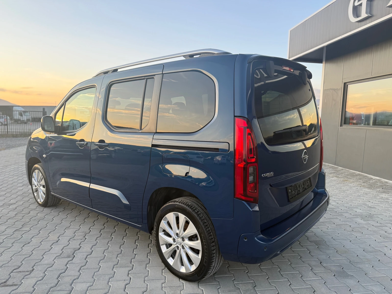 Opel Combo 1.5 tdci life Собствен лизинг !!! - изображение 7