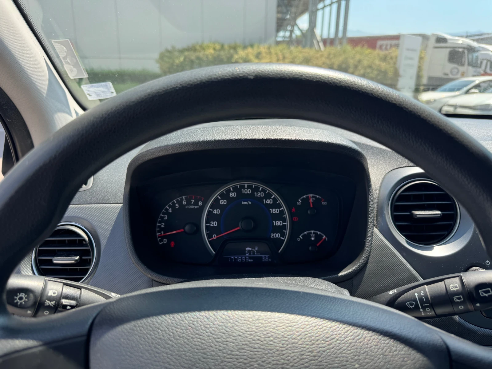 Hyundai I10 1.0 - изображение 7