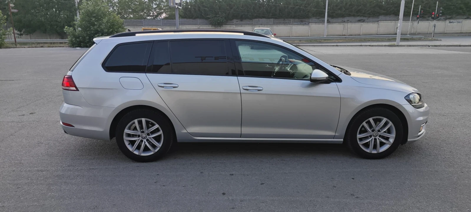 VW Golf Variant 2.0tdi - изображение 4