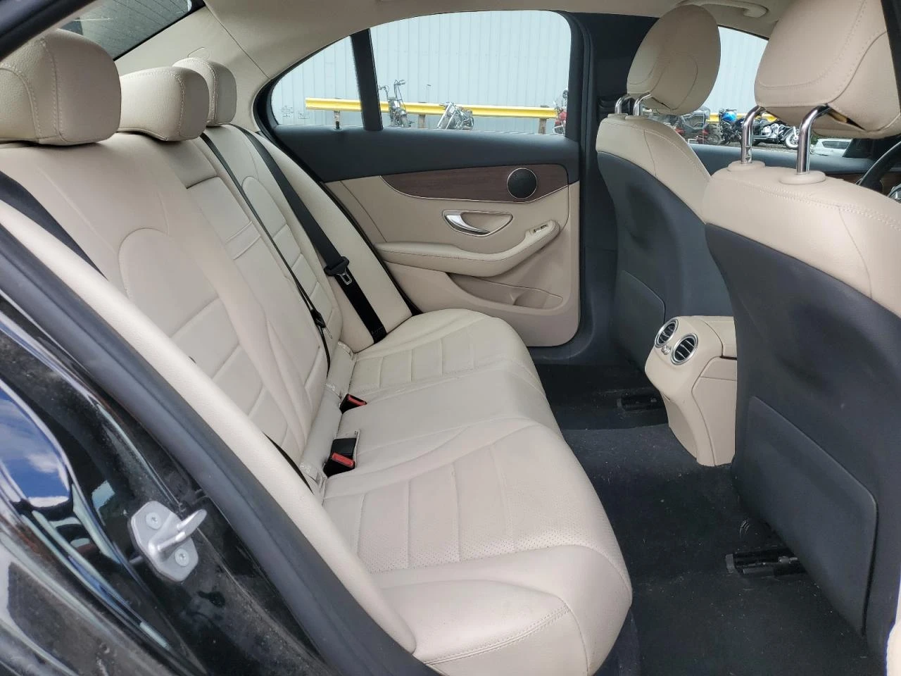 Mercedes-Benz C 300 4MATIC * Възможност за лизинг*  - изображение 10