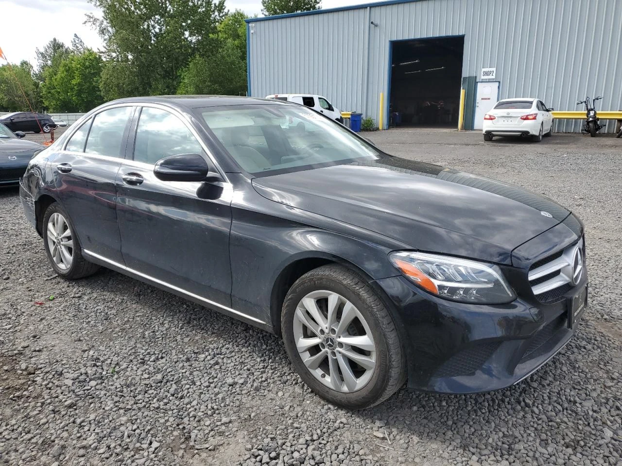 Mercedes-Benz C 300 4MATIC * Възможност за лизинг*  - изображение 3