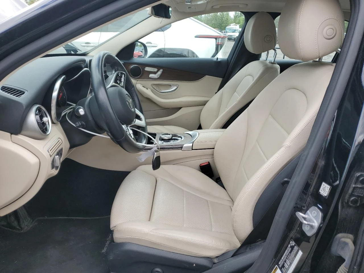 Mercedes-Benz C 300 4MATIC * Възможност за лизинг*  - изображение 7
