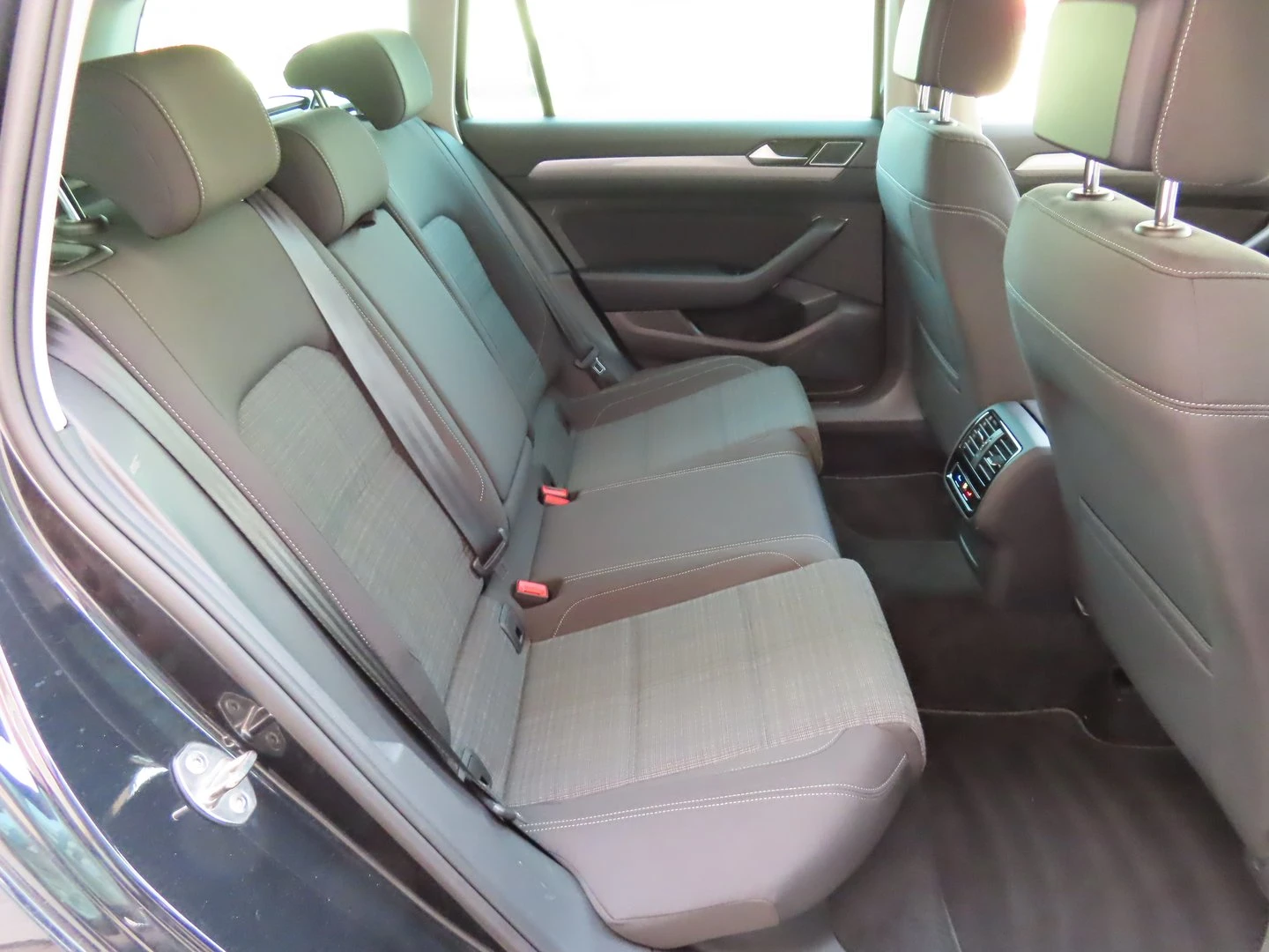 VW Passat Business 2.0 TDI SCR DSG | Mobile.bg � ����������� 8