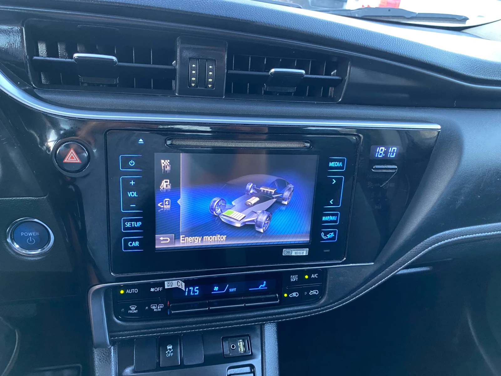 Toyota Auris 1.8 HIBRID - изображение 10