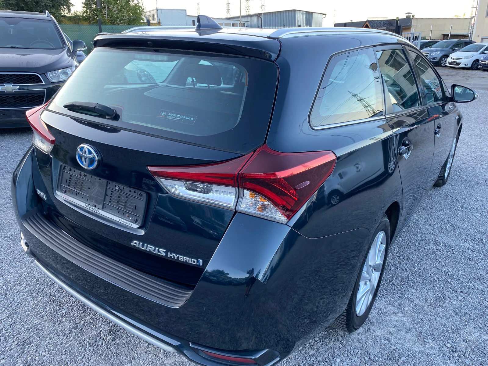 Toyota Auris 1.8 HIBRID - изображение 6