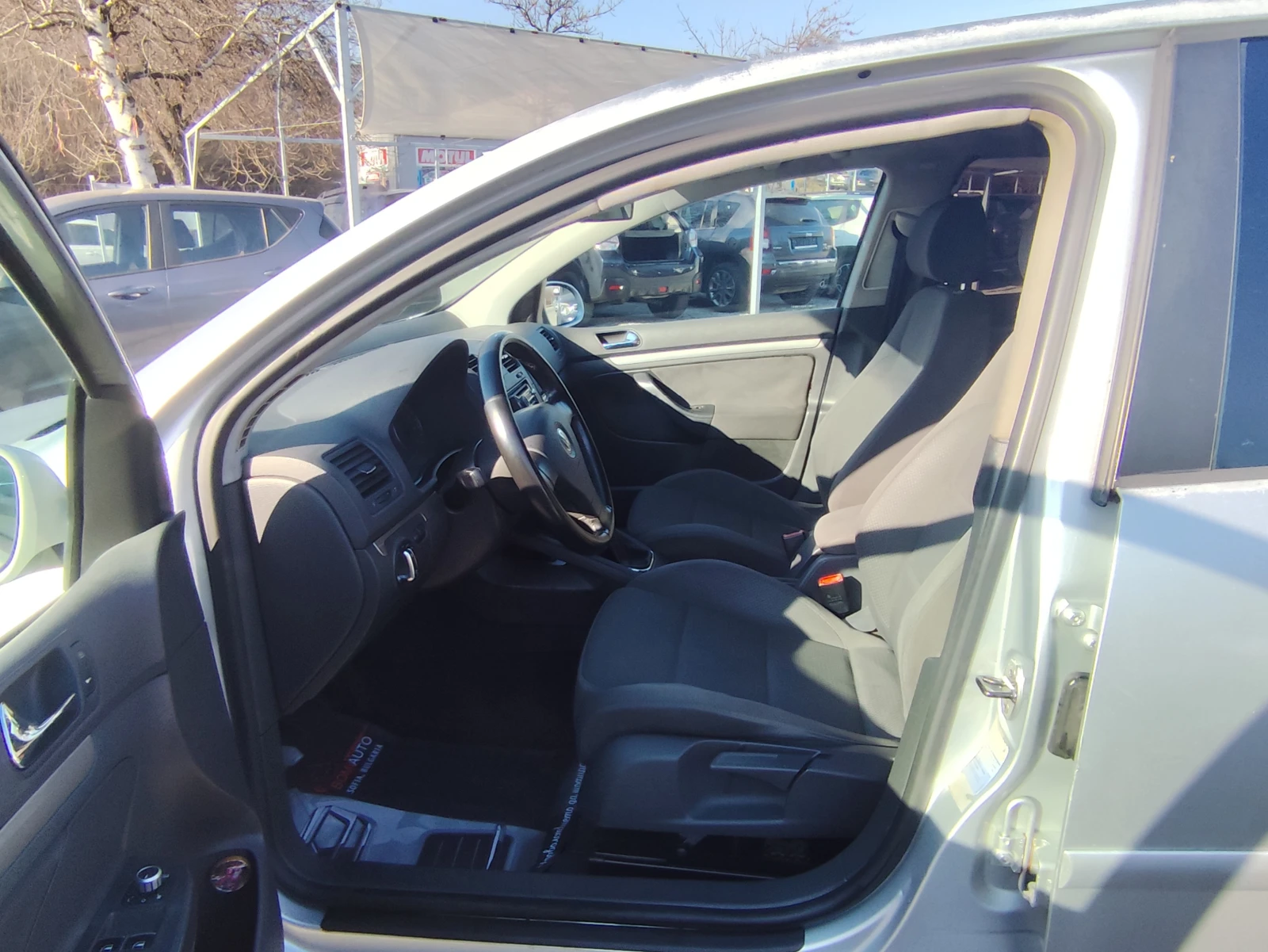 VW Golf 1.9TDi* KLIMATRONIK*  - изображение 7