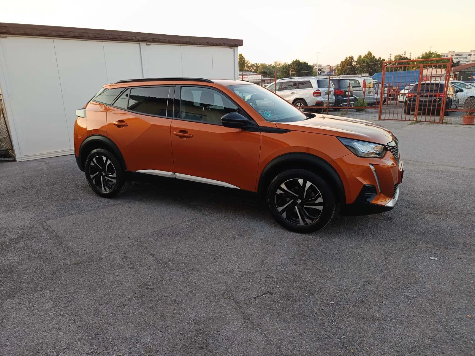 Peugeot 2008 PREMIUM EURO6d - изображение 7