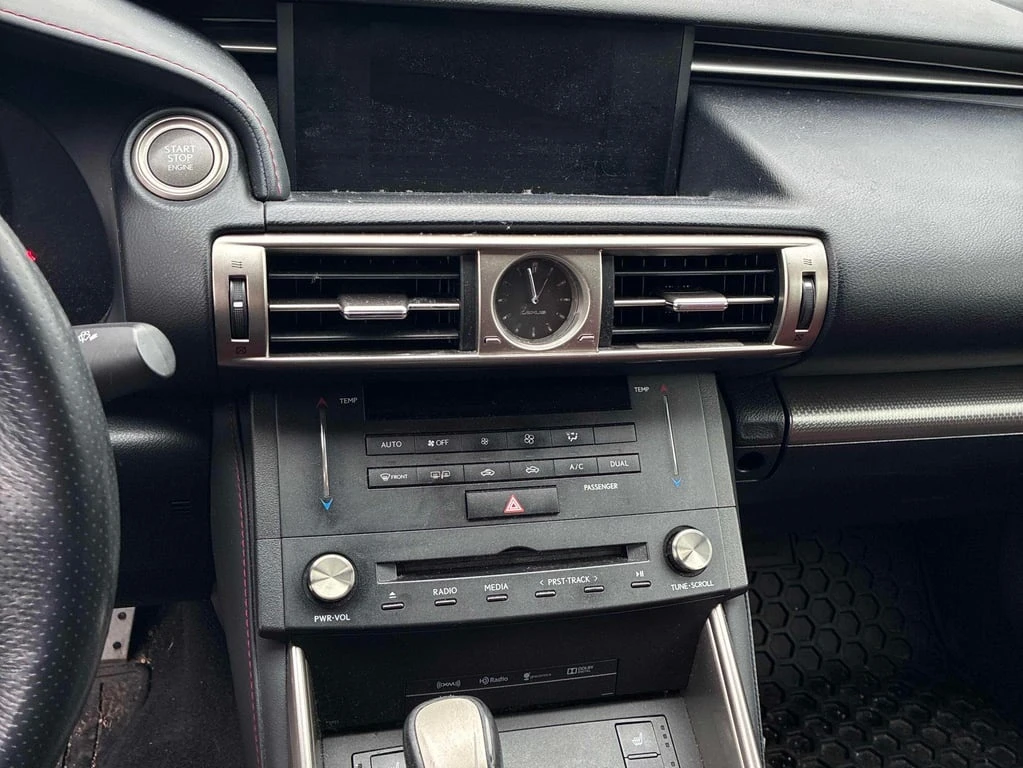 Lexus IS 350 * 4dr Sdn AWD * CARFAX * БЕЗ ПЪРВОНАЧАЛНА ВНОСКА - изображение 9