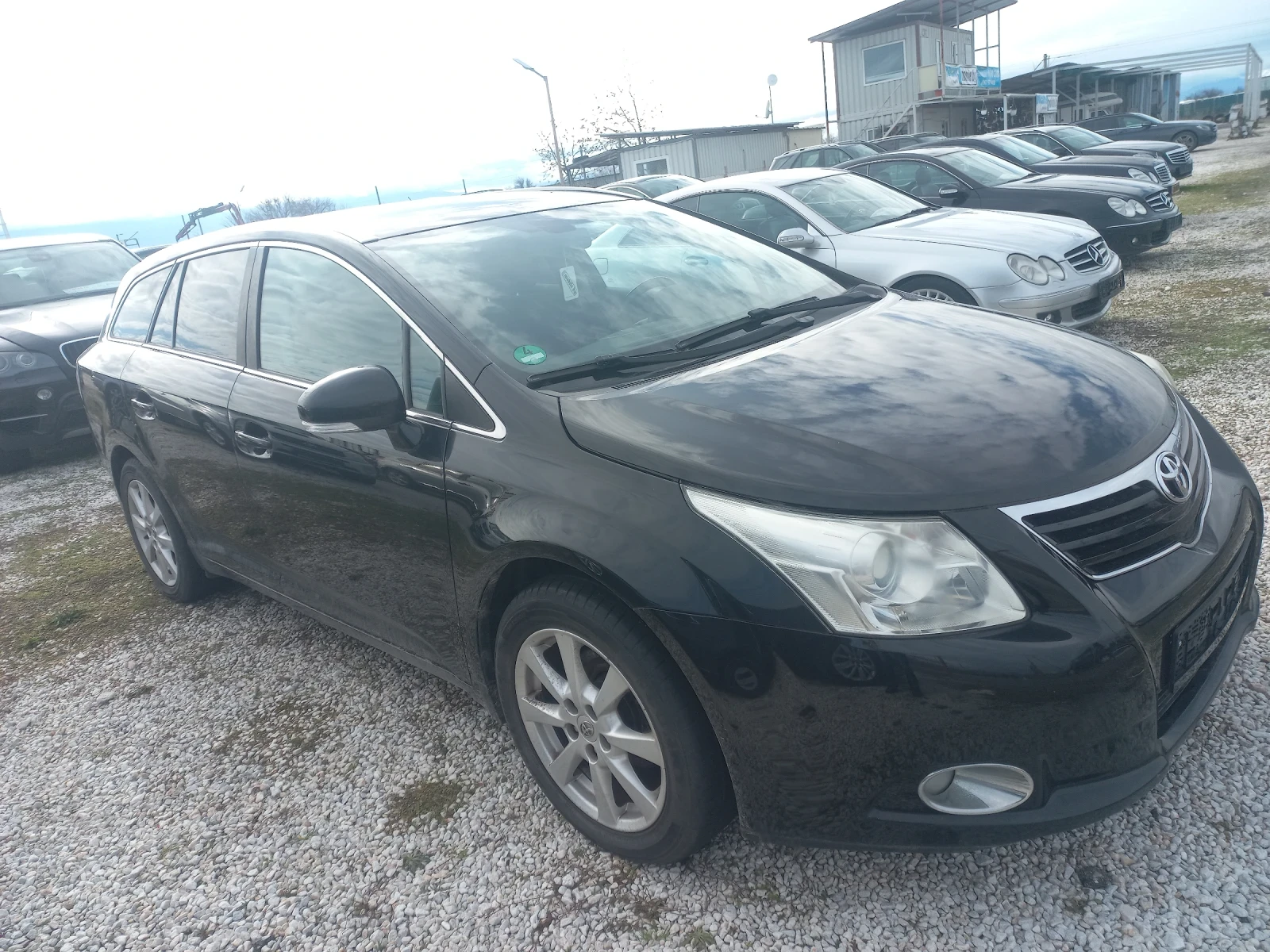 Toyota Avensis 1, 8 I - изображение 8