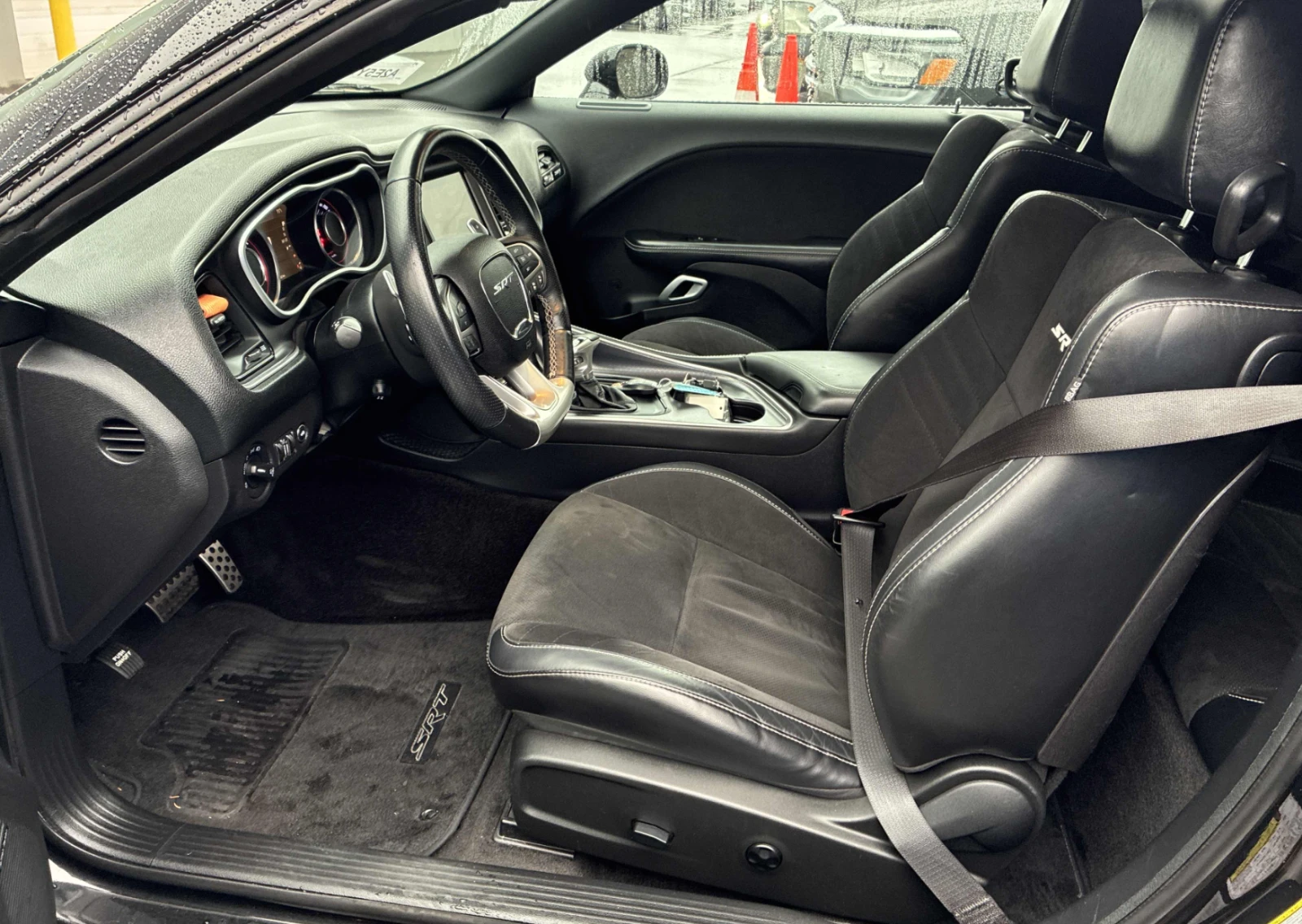 Dodge Challenger SRT 392* CARFAX* , снимка 4 - Автомобили и джипове - 53892536