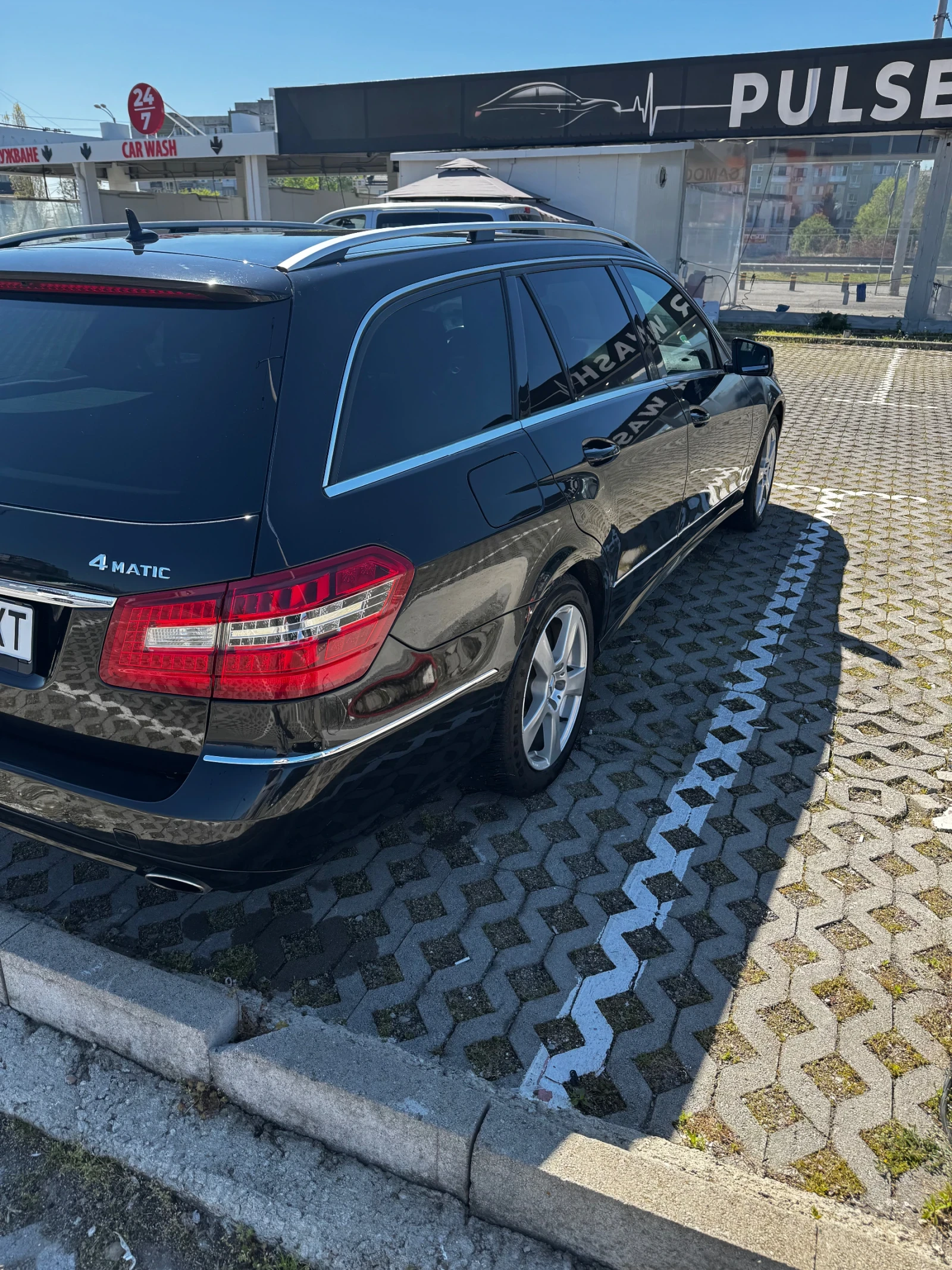 Mercedes-Benz E 350 4Matik, снимка 14 - Автомобили и джипове - 54170778