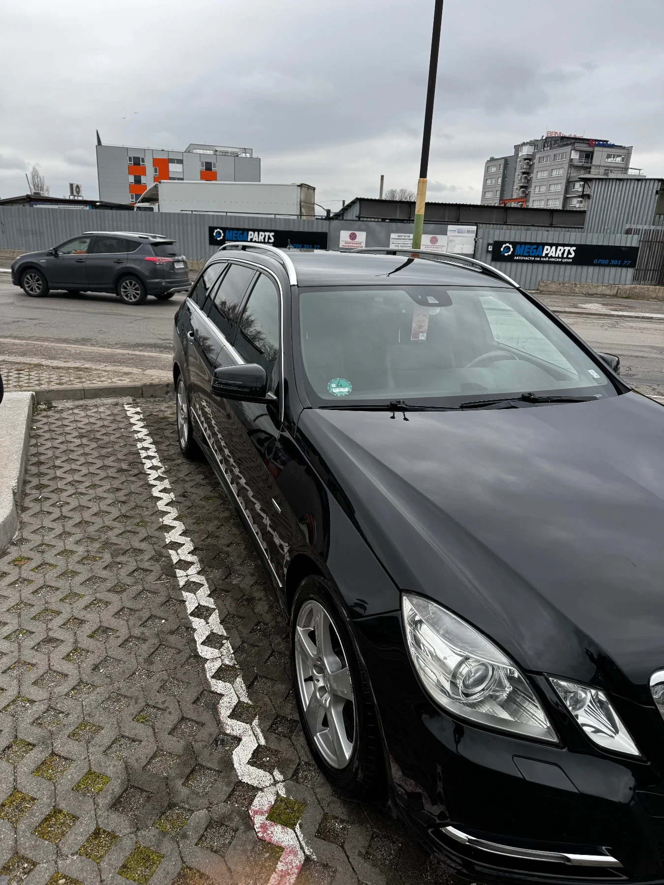 Mercedes-Benz E 350 4Matik, снимка 17 - Автомобили и джипове - 54170778
