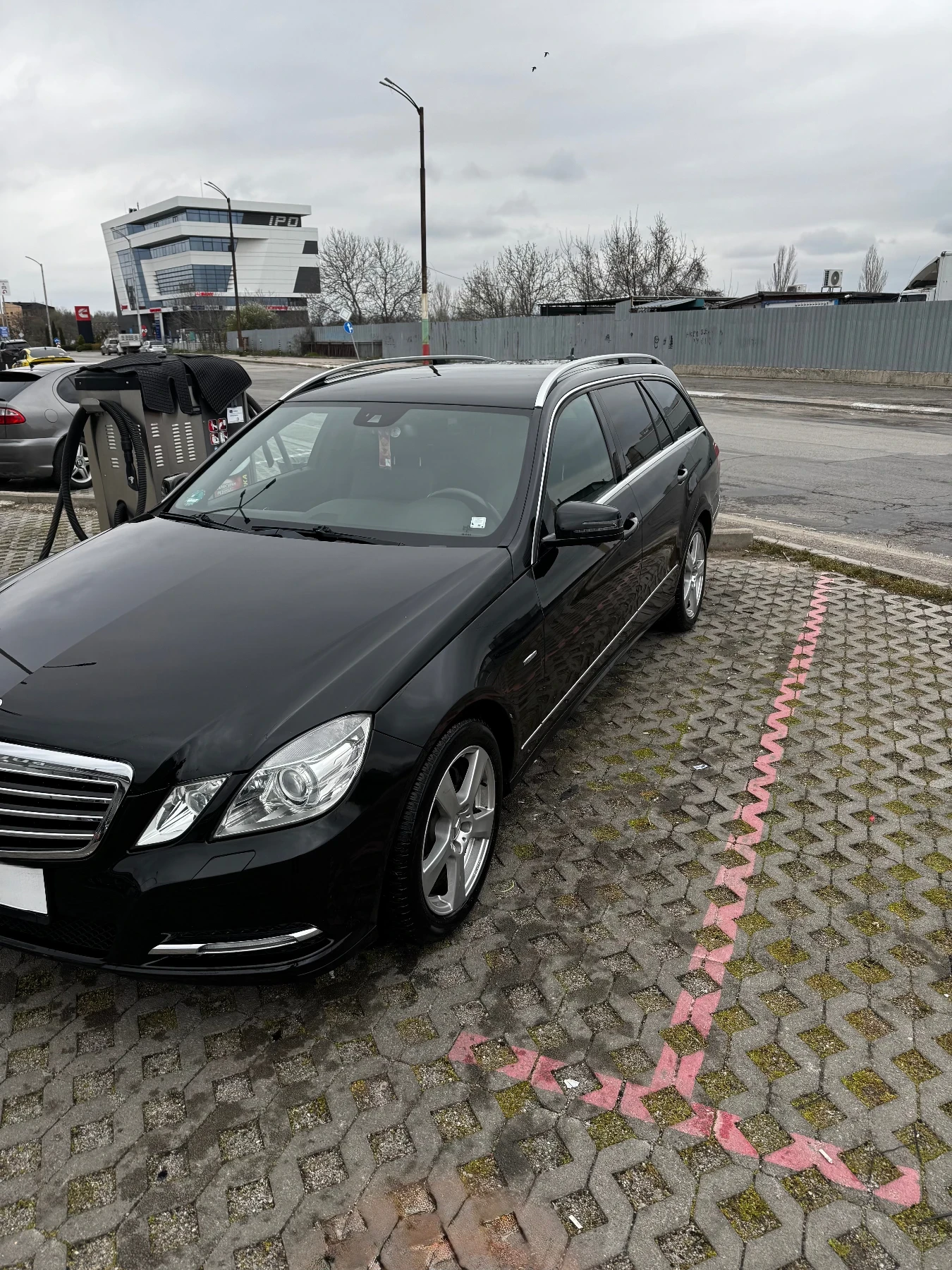 Mercedes-Benz E 350 4Matik, снимка 2 - Автомобили и джипове - 54170778