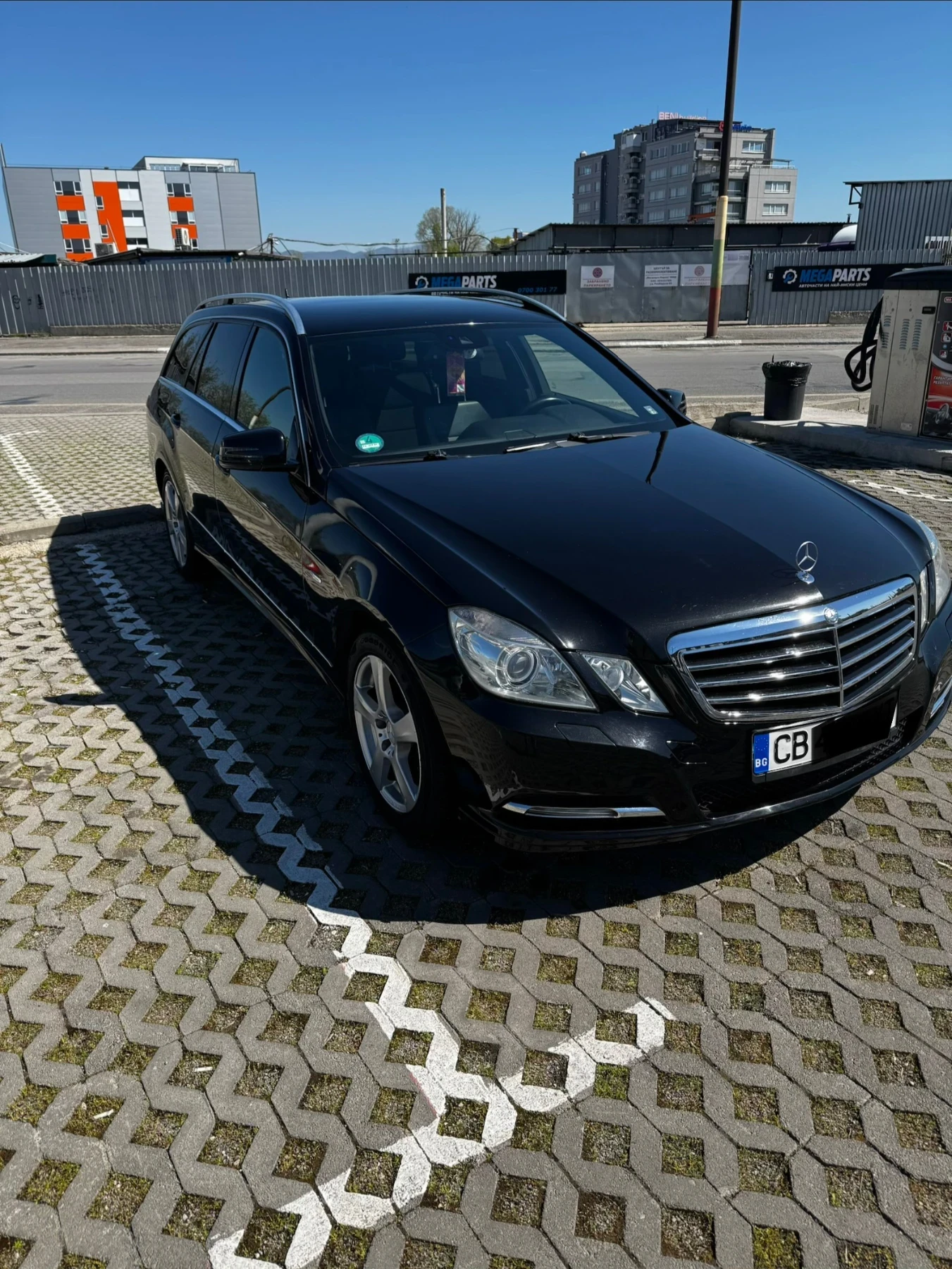 Mercedes-Benz E 350 4Matik, снимка 12 - Автомобили и джипове - 54170778
