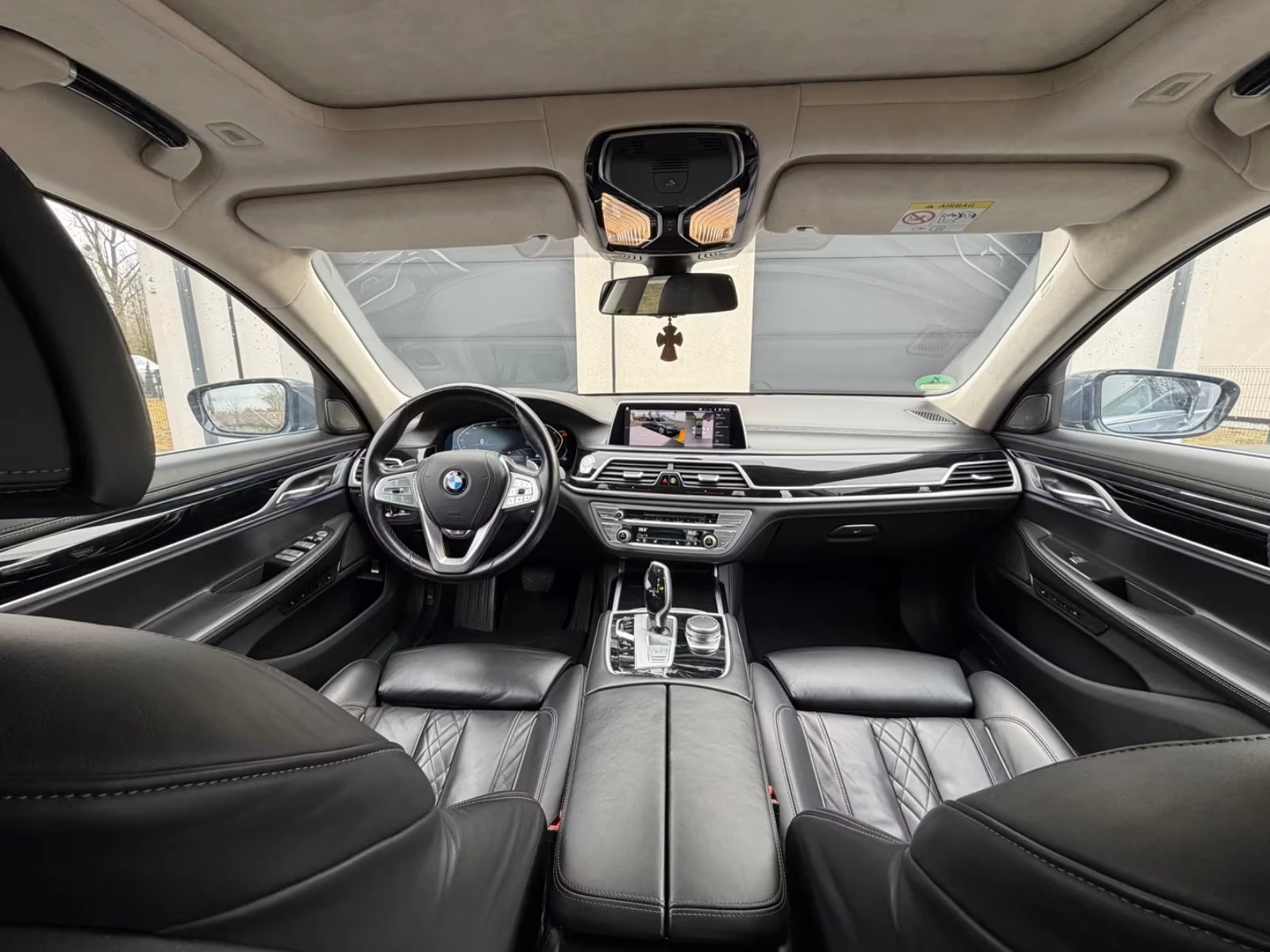 BMW 750 750i, снимка 4 - Автомобили и джипове - 54404149
