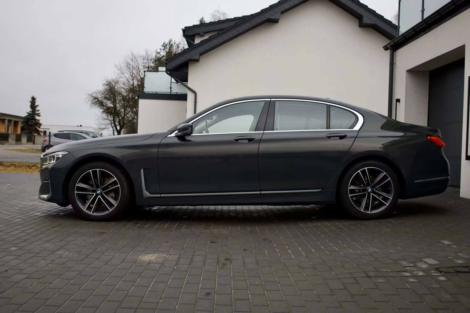 BMW 750 750i, снимка 2 - Автомобили и джипове - 54404149