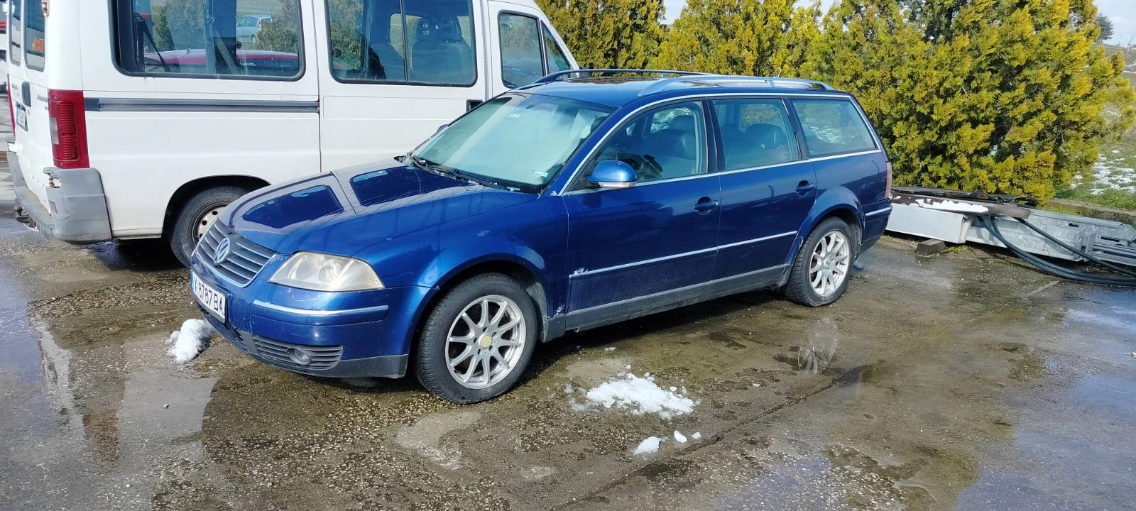 VW Passat 2.5 TDI, снимка 2 - Автомобили и джипове - 54593546