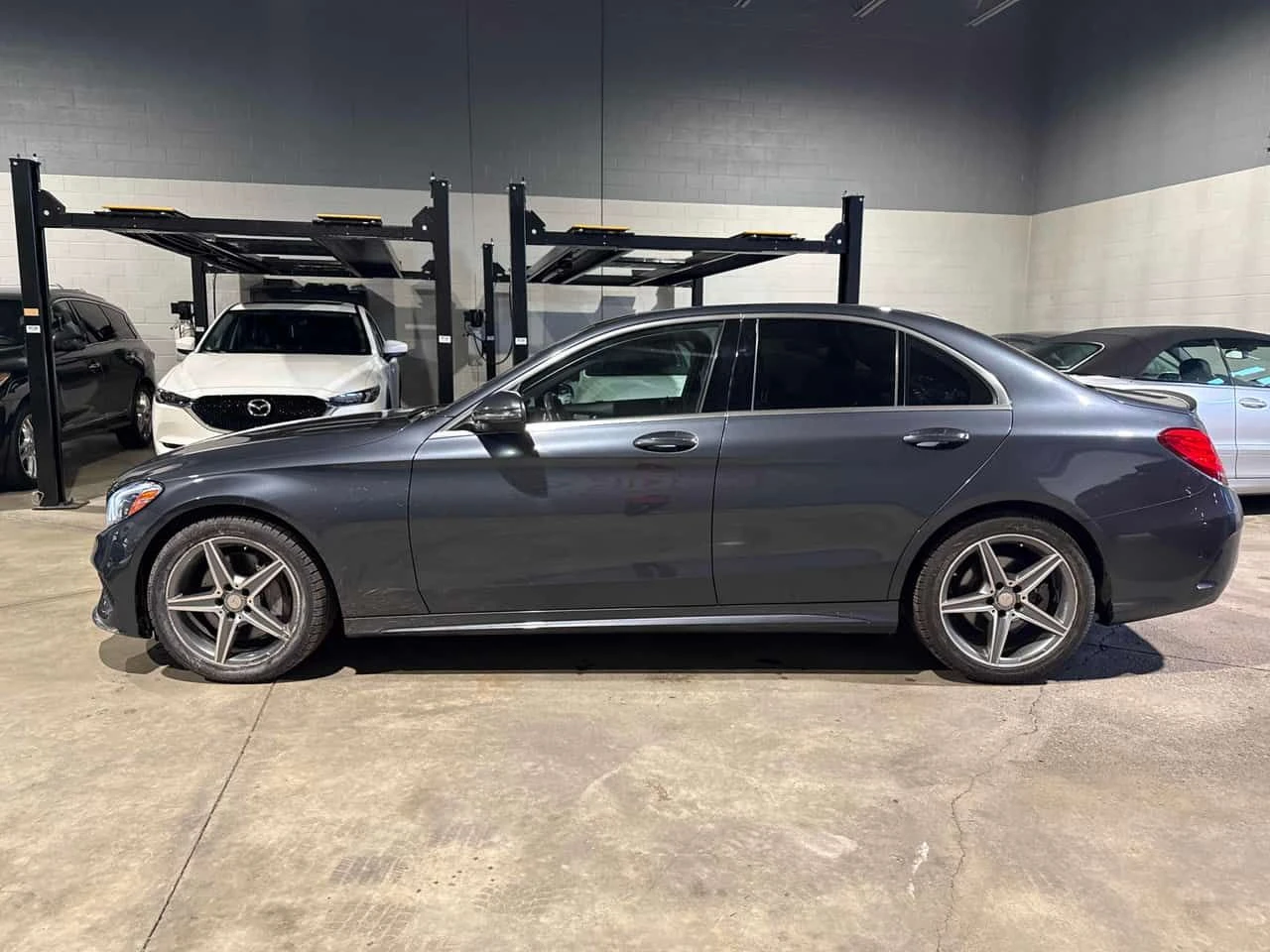 Mercedes-Benz C 300 4MATIC/BURMESTER/KEYLESS/360/ПРЕДСТАВИТЕЛСТВО, снимка 3 - Автомобили и джипове - 55062804