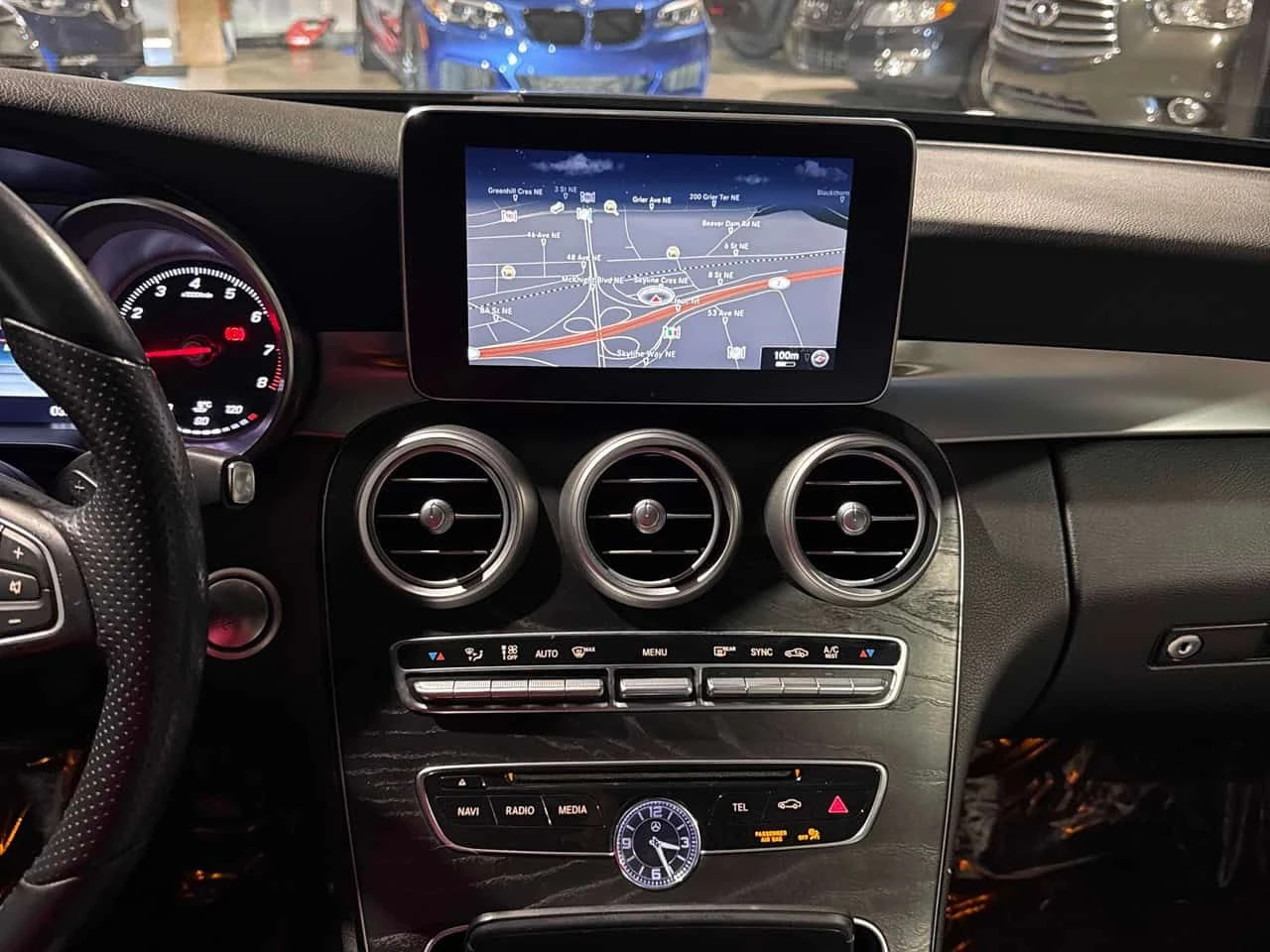 Mercedes-Benz C 300 4MATIC/BURMESTER/KEYLESS/360/ПРЕДСТАВИТЕЛСТВО, снимка 9 - Автомобили и джипове - 55062804