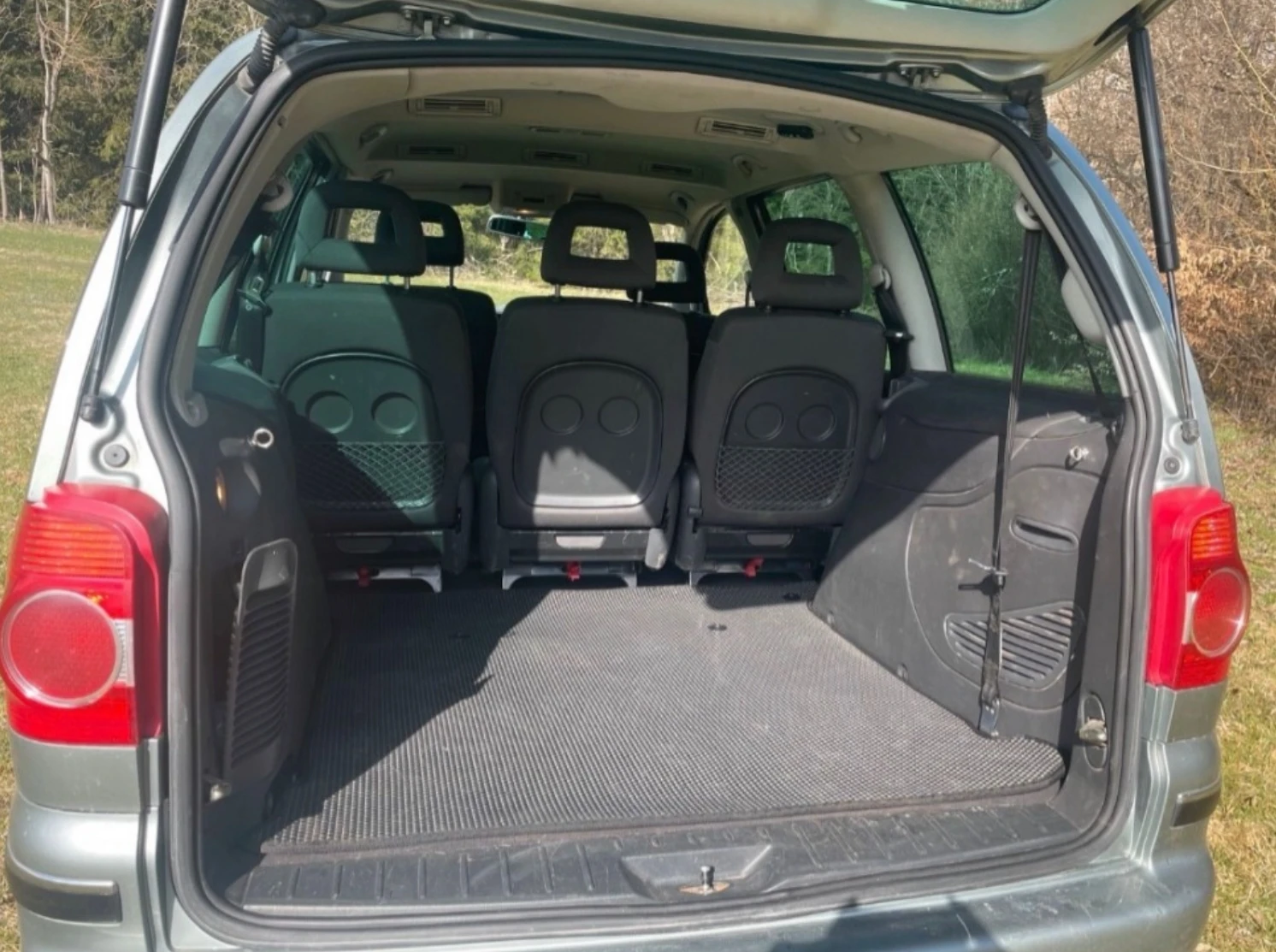 VW Sharan 1.8 Turbo, снимка 12 - Автомобили и джипове - 55301144