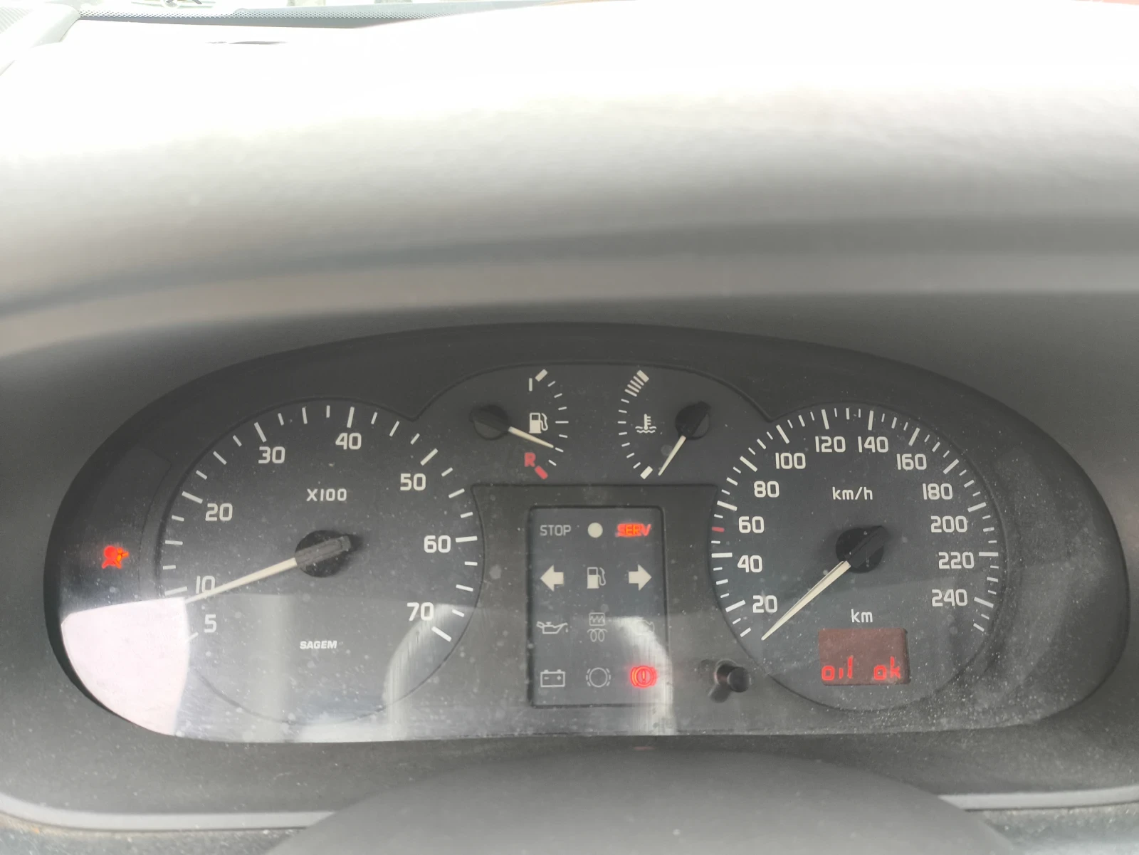 Renault Scenic 1.9DCI, снимка 11 - Автомобили и джипове - 55437176