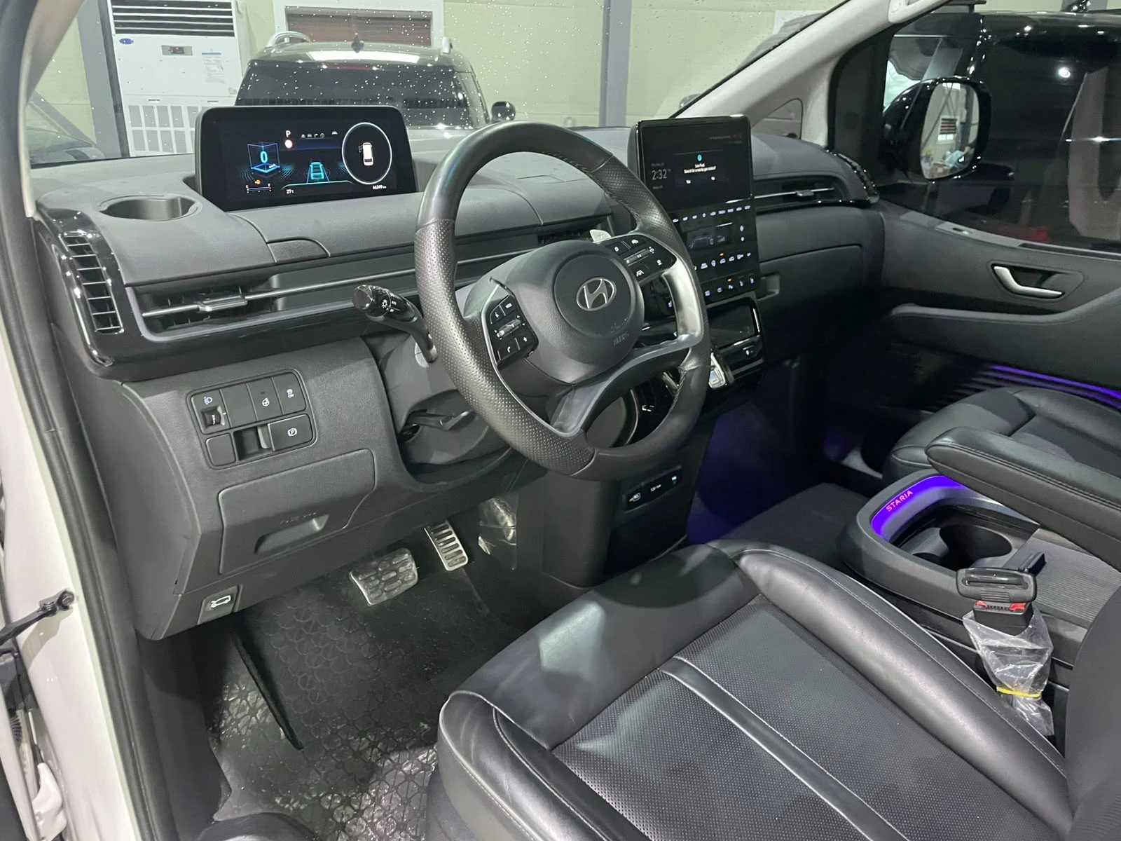 Hyundai Staria 3.5 LPG ! 8+ 1 ! Inspiration !, снимка 8 - Автомобили и джипове - 55924824
