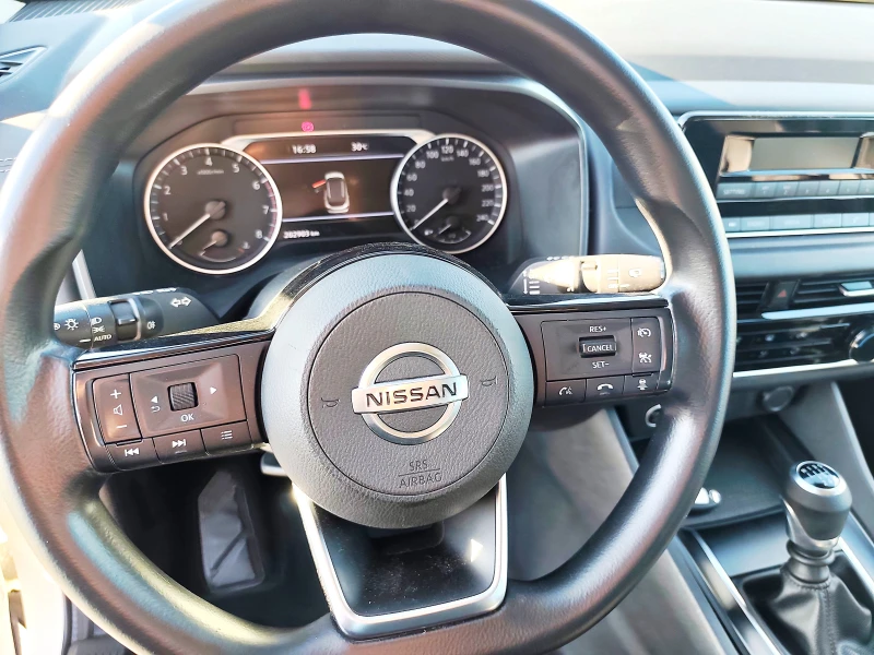 Nissan Qashqai 1.3 DDT MILD HYBRID, снимка 10 - Автомобили и джипове - 51762781