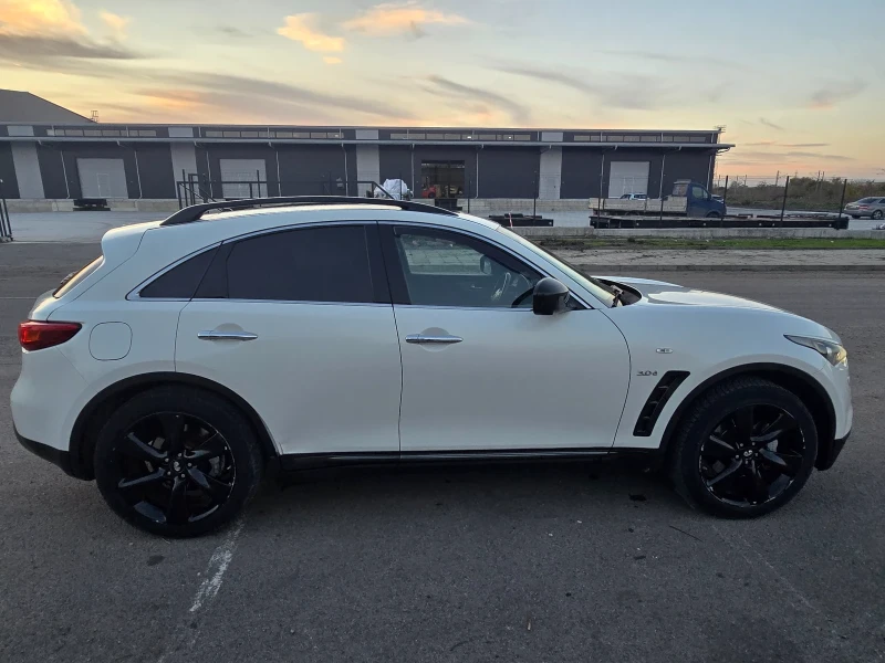 Infiniti QX70 QX70s, снимка 3 - Автомобили и джипове - 52864570