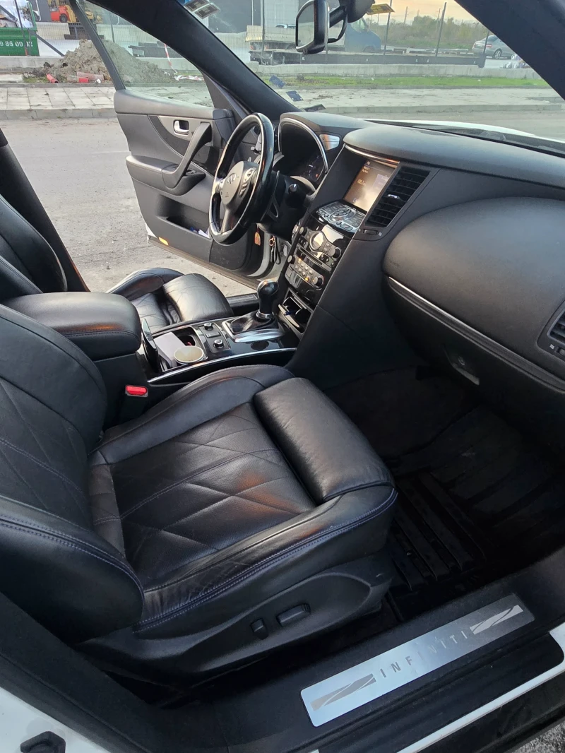 Infiniti QX70 QX70s, снимка 12 - Автомобили и джипове - 52864570