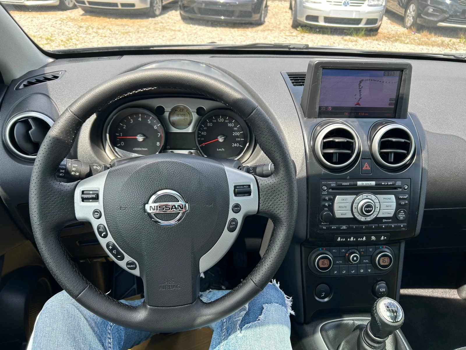 Nissan Qashqai 2.0i NAVI-PNORAMA - изображение 9