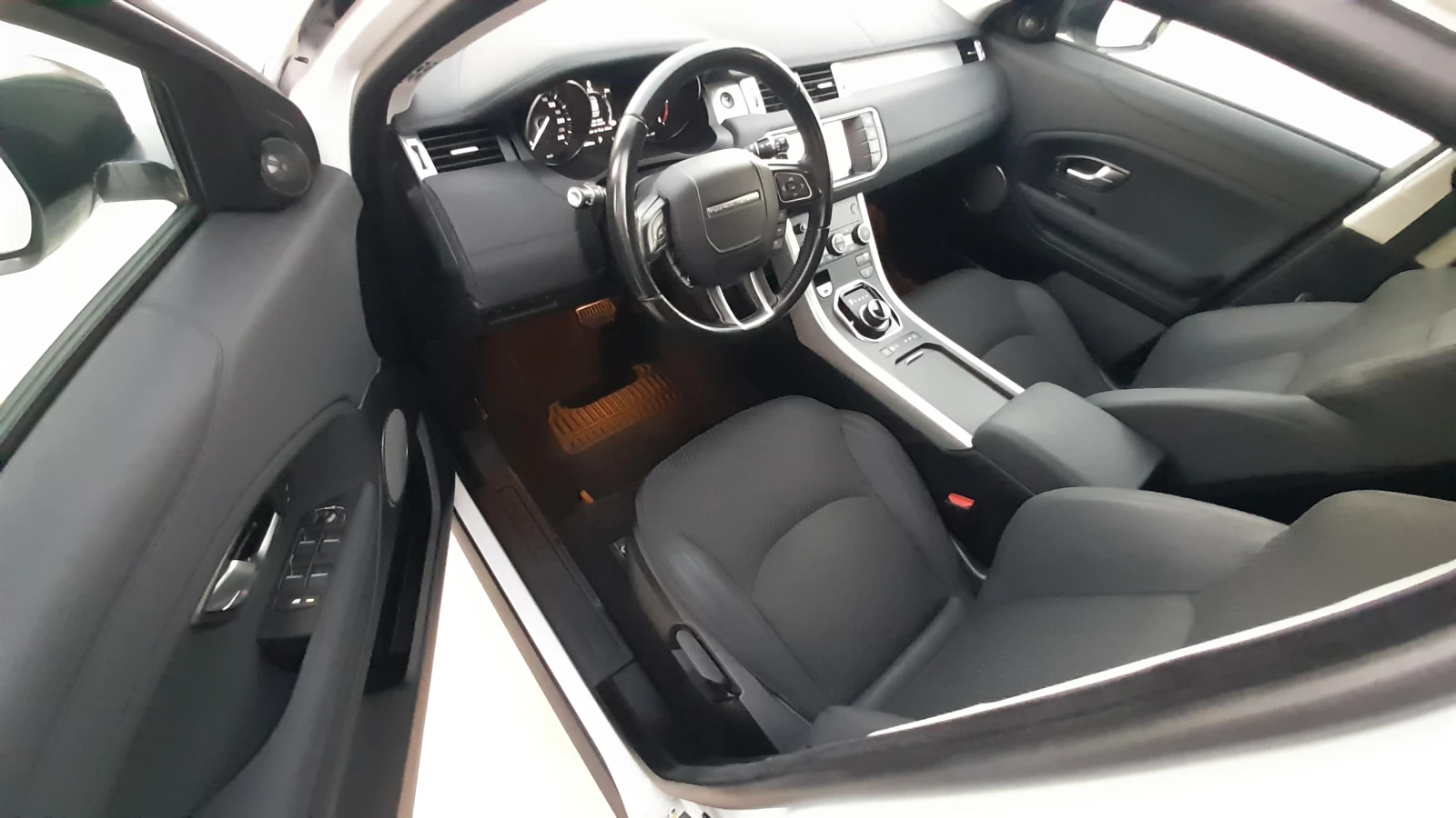 Land Rover Range Rover Evoque 2.0 D - FACE SWISS  - изображение 9
