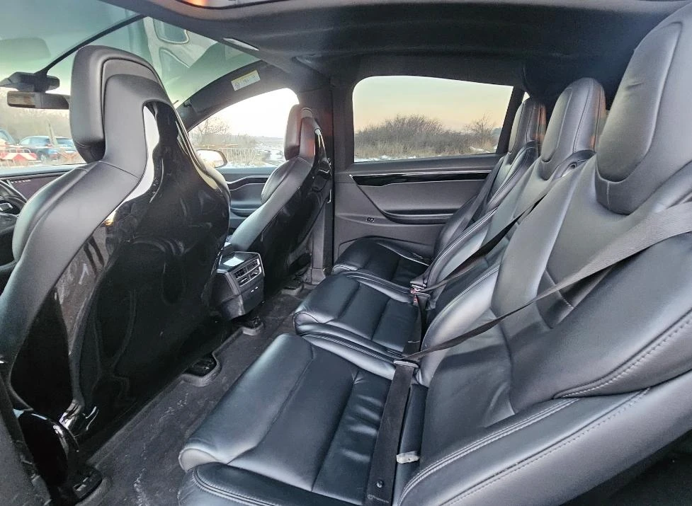 Tesla Model X X90D Long Range 7 места, снимка 12 - Автомобили и джипове - 54131754