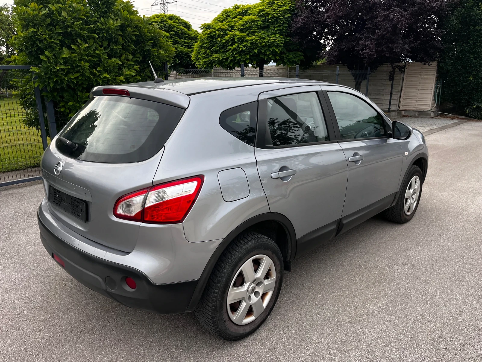 Nissan Qashqai 1.5dci, снимка 3 - Автомобили и джипове - 54923722