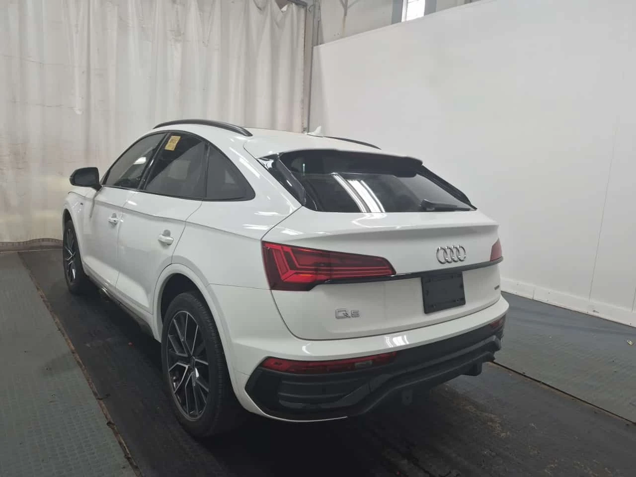 Audi Q5 * PROGRESSIV * CARFAX * БЕЗ ПЪРВОНАЧАЛНА ВНОСКА, снимка 4 - Автомобили и джипове - 55143179