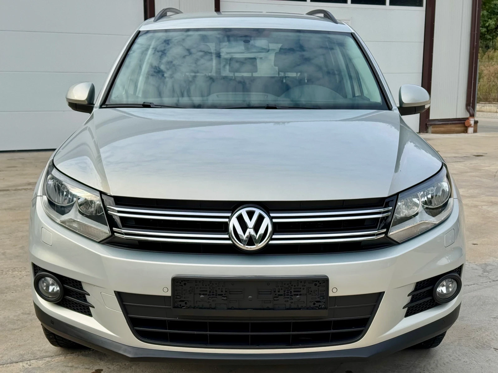 VW Tiguan * FACE* 2.0TDI* 6sk* PARK ASISTENT* , снимка 2 - Автомобили и джипове - 56230510