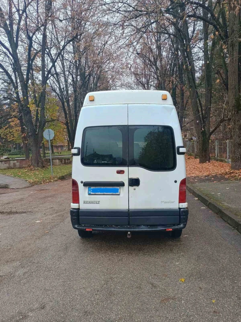 Renault Master 2.8dti, снимка 4 - Бусове и автобуси - 47993843