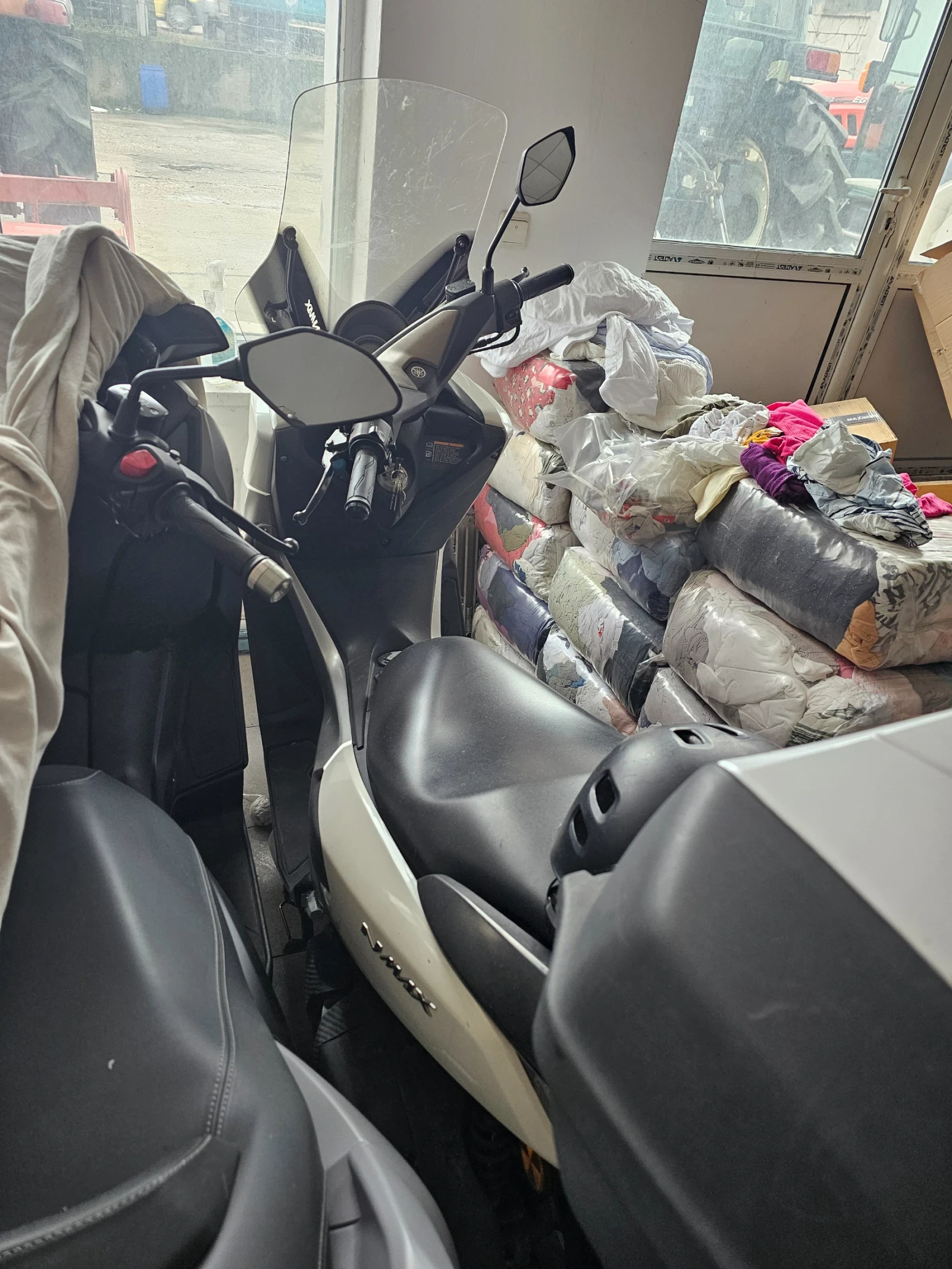 Yamaha NMAX Като нов ABS 125 бяла перла  - изображение 3