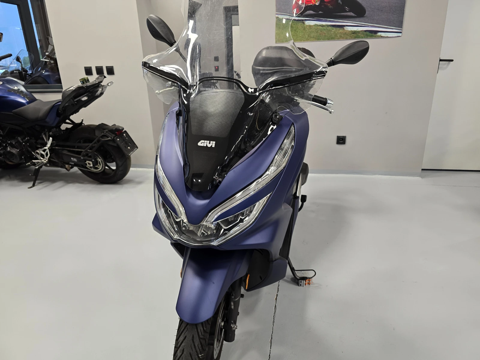 Honda Pcx 125ie, ABS, Start-Stop! - изображение 9