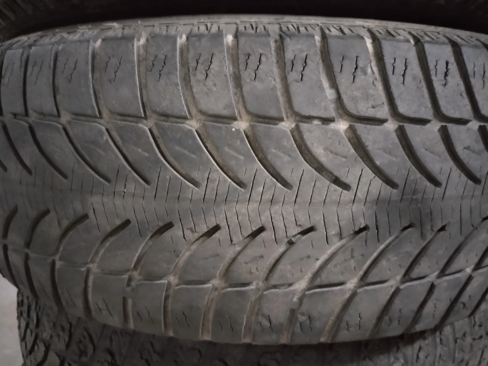 ���� 235/60R18 | Mobile.bg � ����������� 10