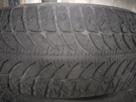 Гуми Зимни 235/60R18, снимка 7 - Гуми и джанти - 52735561