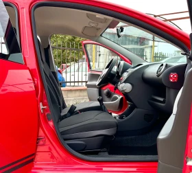 Toyota Aygo 1.0i 68HP, снимка 11