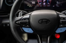 Hyundai Elantra N DCT * BOSE* 360* ШИБИДАХ* АЛКАНТАРА*  | Auto.bg — изображение 16