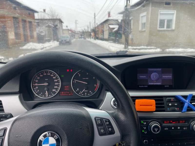 BMW 318 318D 143hp 2008, снимка 13 - Автомобили и джипове - 48620362