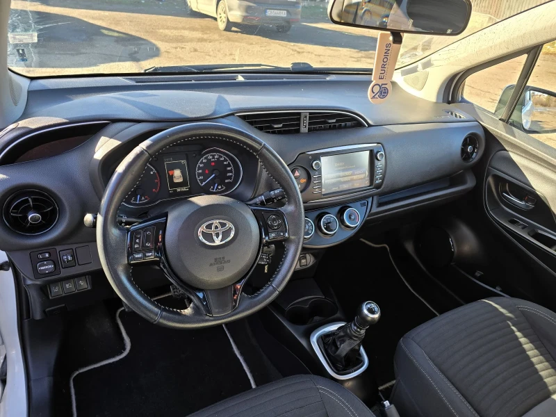 Toyota Yaris, снимка 8 - Автомобили и джипове - 48622540