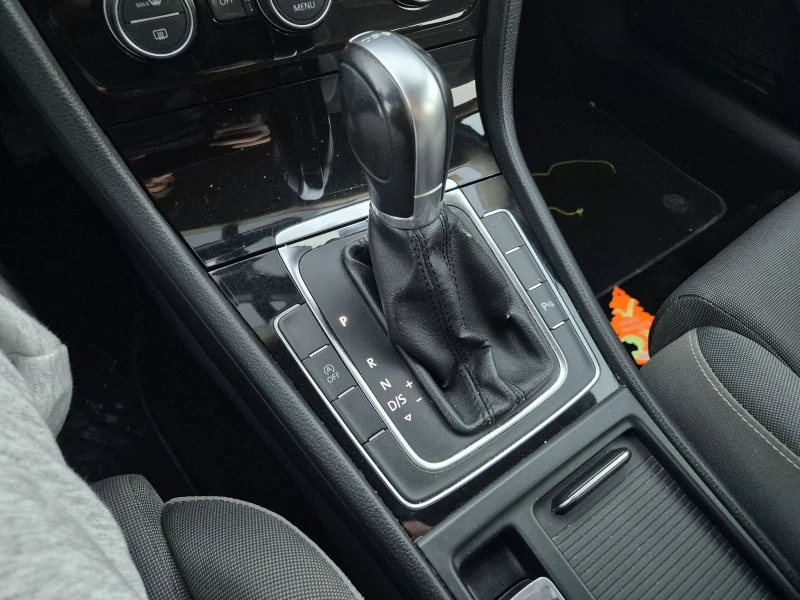 VW Golf 1.6TDI* DSG* NAVI* , снимка 14 - Автомобили и джипове - 52517014