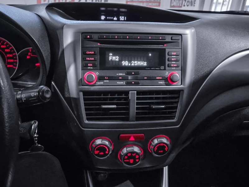 Subaru Impreza 1.5 i , снимка 9 - Автомобили и джипове - 52520414