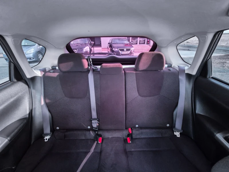Subaru Impreza 1.5 i , снимка 11 - Автомобили и джипове - 52520414