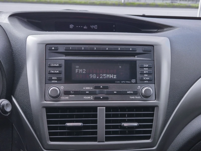 Subaru Impreza 1.5 i , снимка 6 - Автомобили и джипове - 52520414